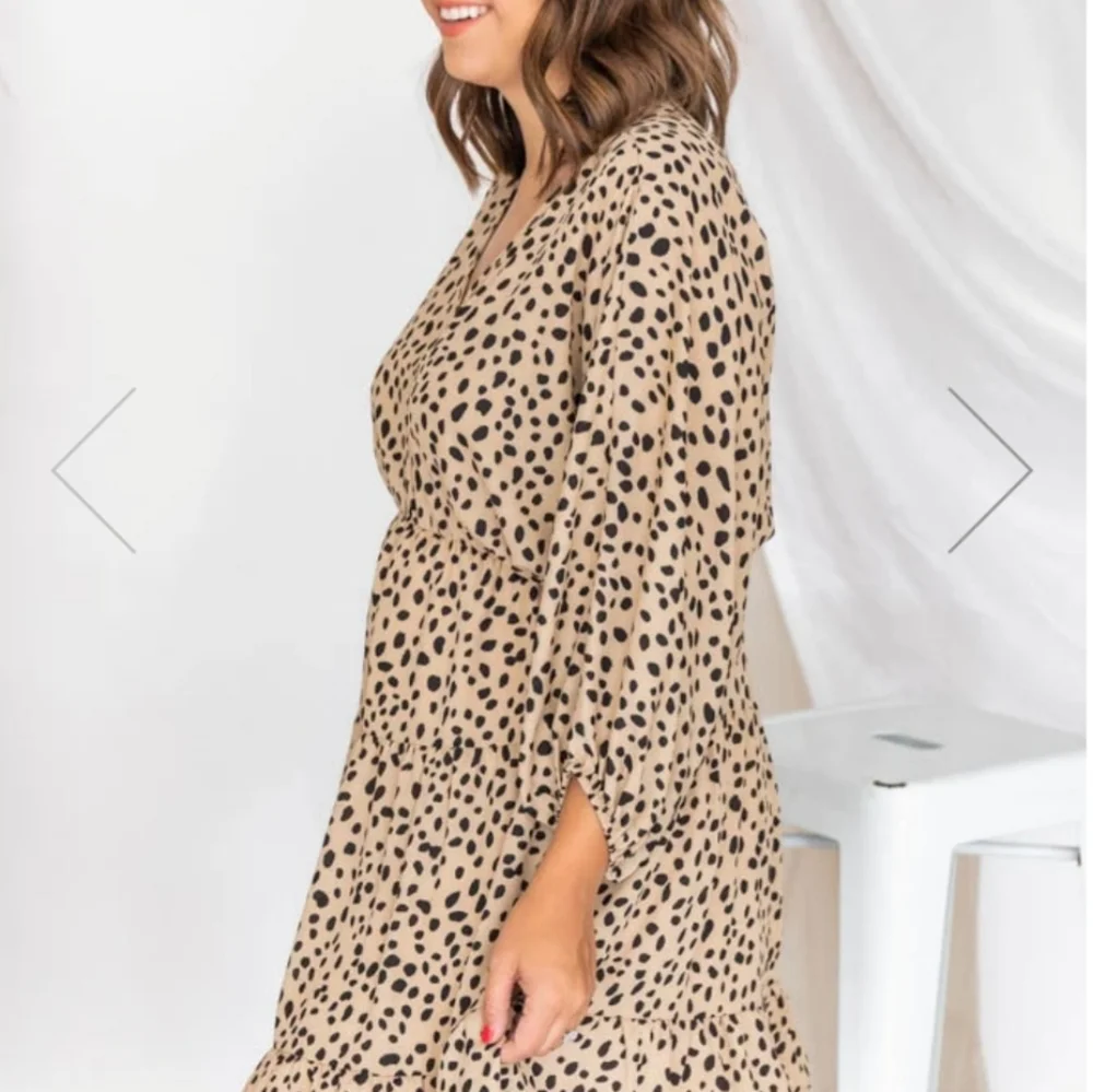 Leopard print tiered dress - Picture 2 of 4